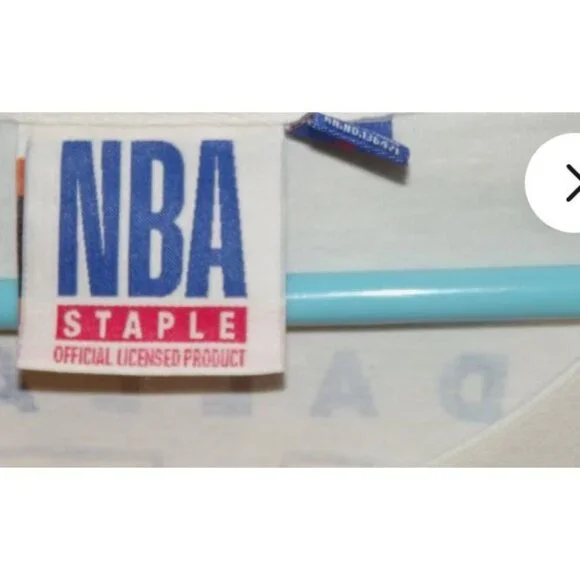 New with Tags Staple Brand Men's 2X NBA Dallas Mavericks Premium Shirt - Picture 4 of 4